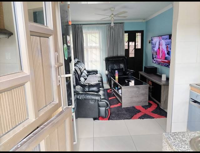4 BEDROOM FREESTANDING FOR SALE IN WYEBANK